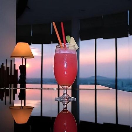 River City Hotel Мукдахан Екстериор снимка