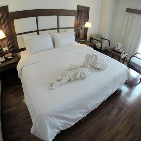River City Hotel Мукдахан Екстериор снимка