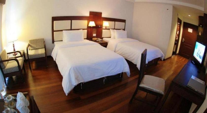 River City Hotel Мукдахан Екстериор снимка