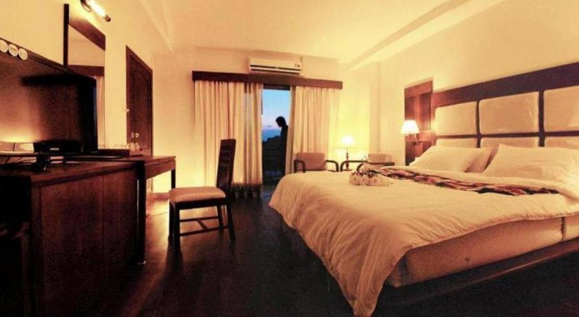 River City Hotel Мукдахан Екстериор снимка