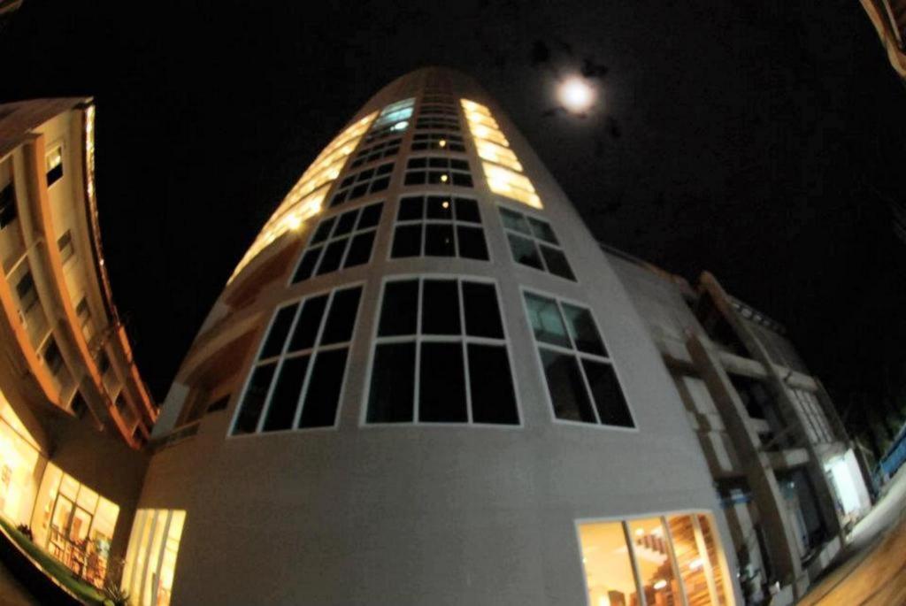 River City Hotel Мукдахан Екстериор снимка