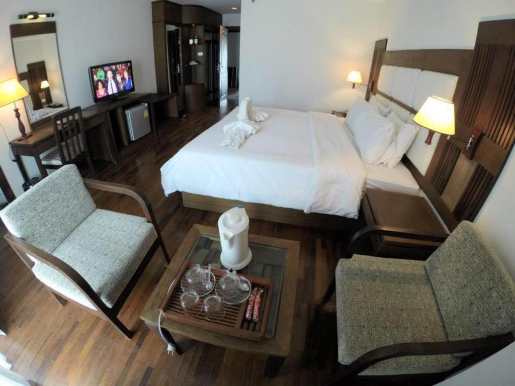 River City Hotel Мукдахан Екстериор снимка