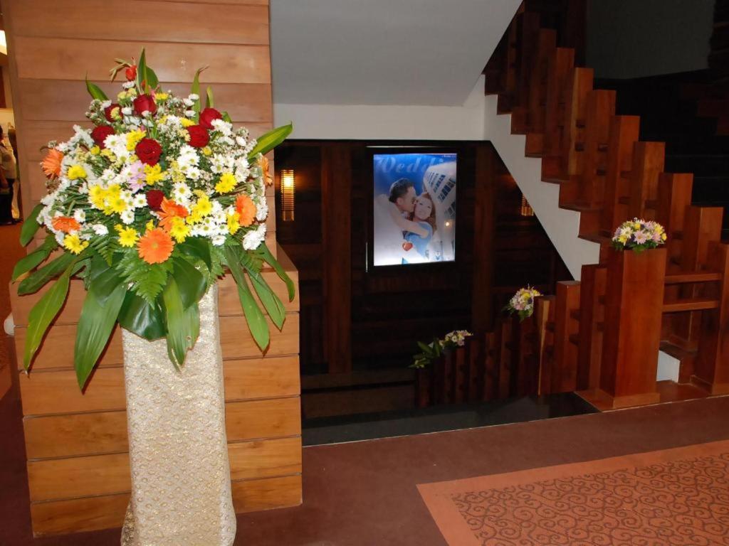 River City Hotel Мукдахан Екстериор снимка