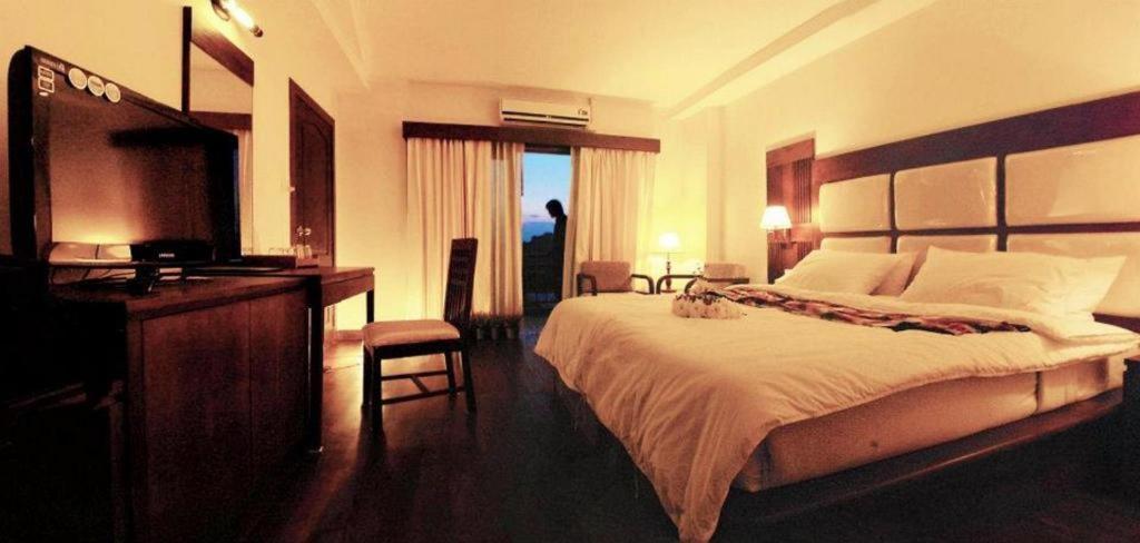 River City Hotel Мукдахан Екстериор снимка