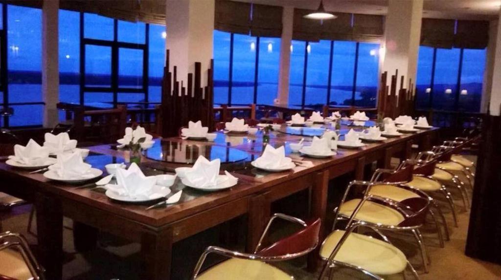 River City Hotel Мукдахан Екстериор снимка