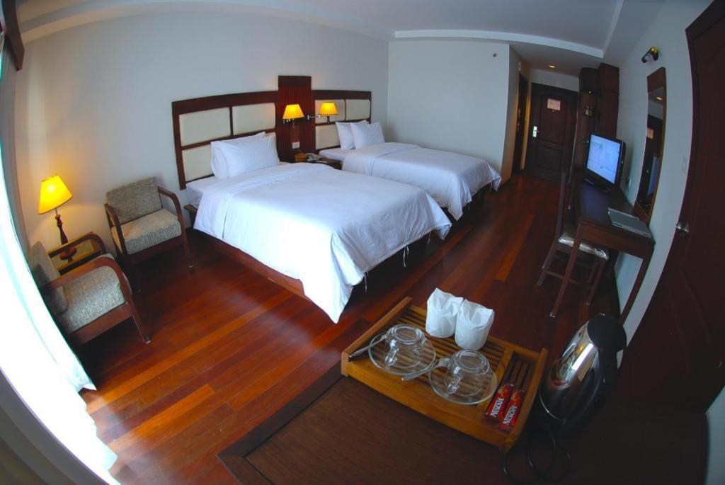 River City Hotel Мукдахан Екстериор снимка