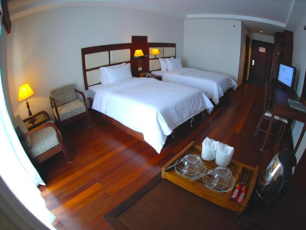 River City Hotel Мукдахан Екстериор снимка