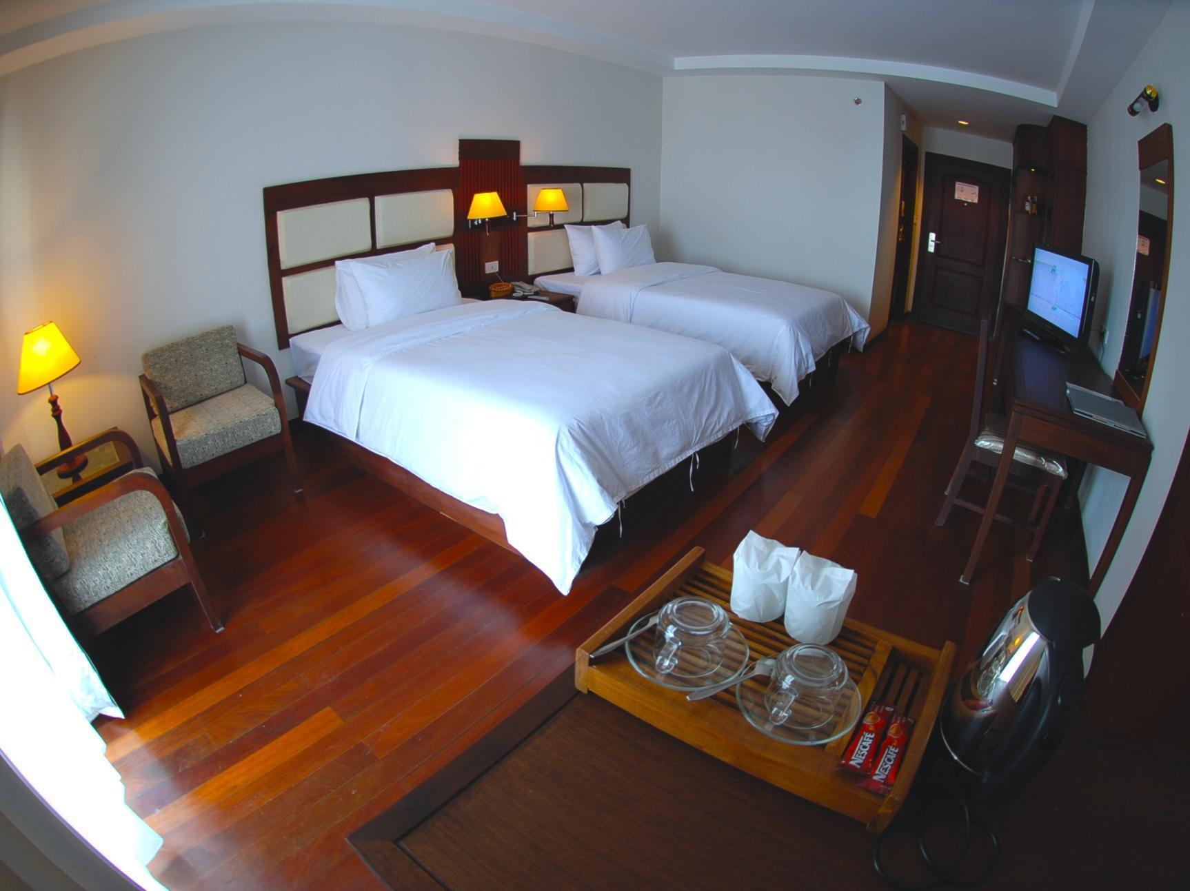 River City Hotel Мукдахан Екстериор снимка
