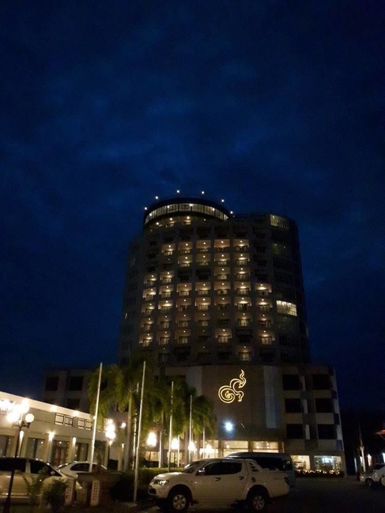 River City Hotel Мукдахан Екстериор снимка