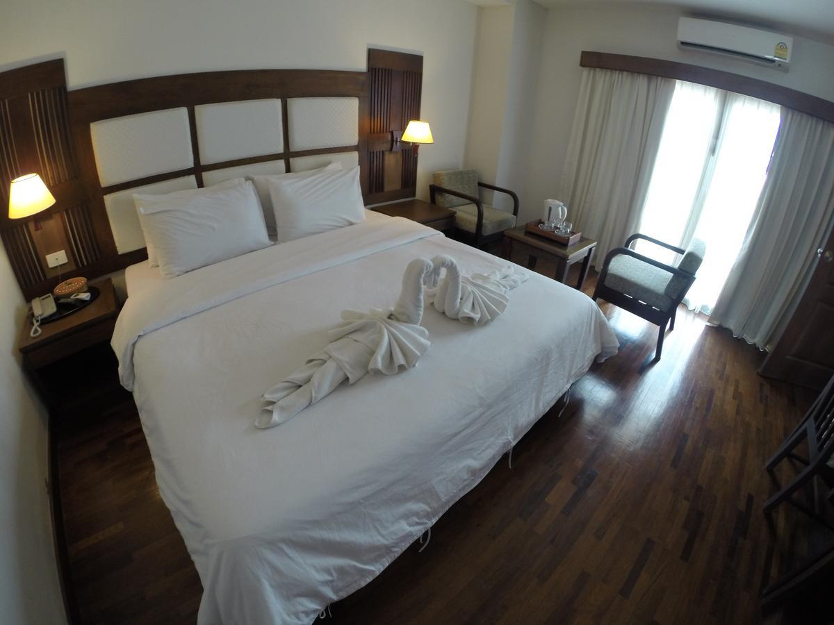 River City Hotel Мукдахан Екстериор снимка