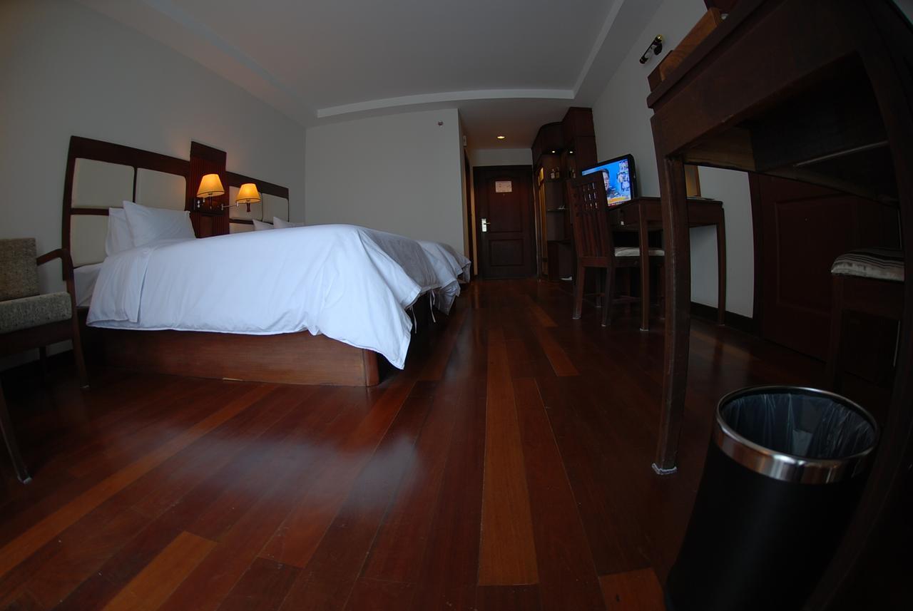 River City Hotel Мукдахан Екстериор снимка