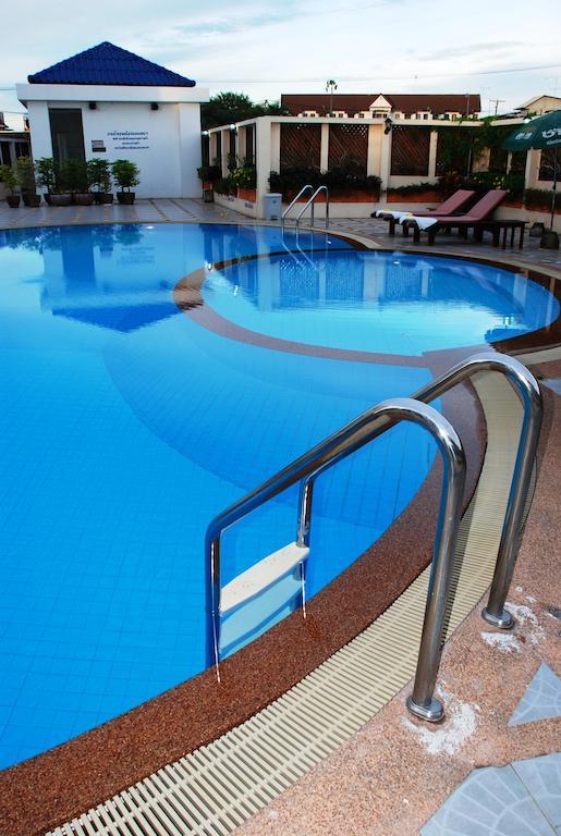 River City Hotel Мукдахан Екстериор снимка