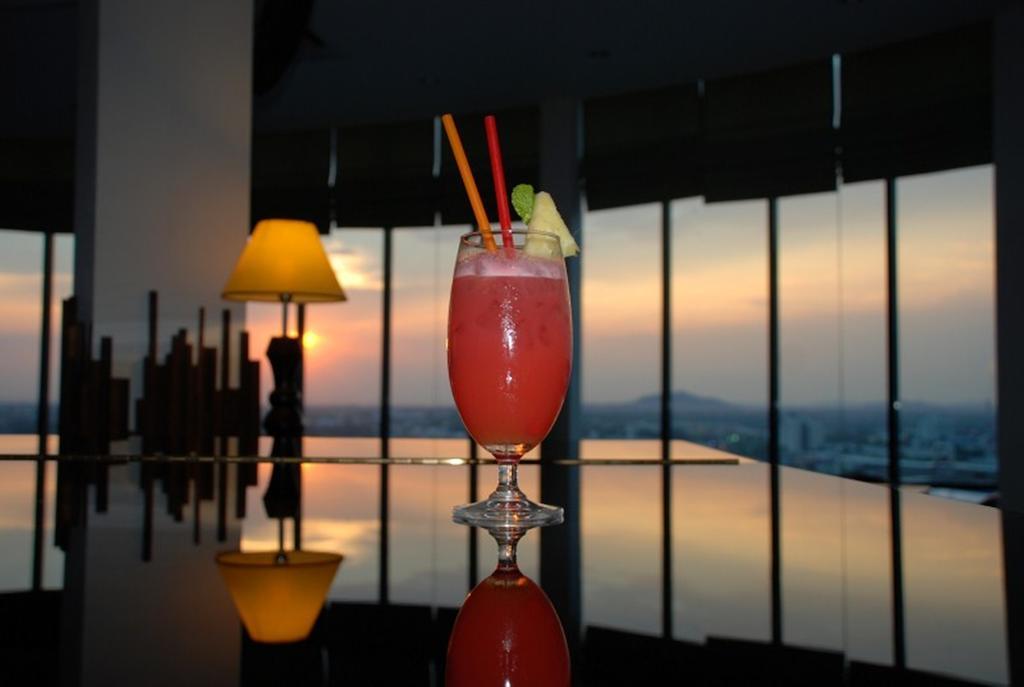 River City Hotel Мукдахан Екстериор снимка